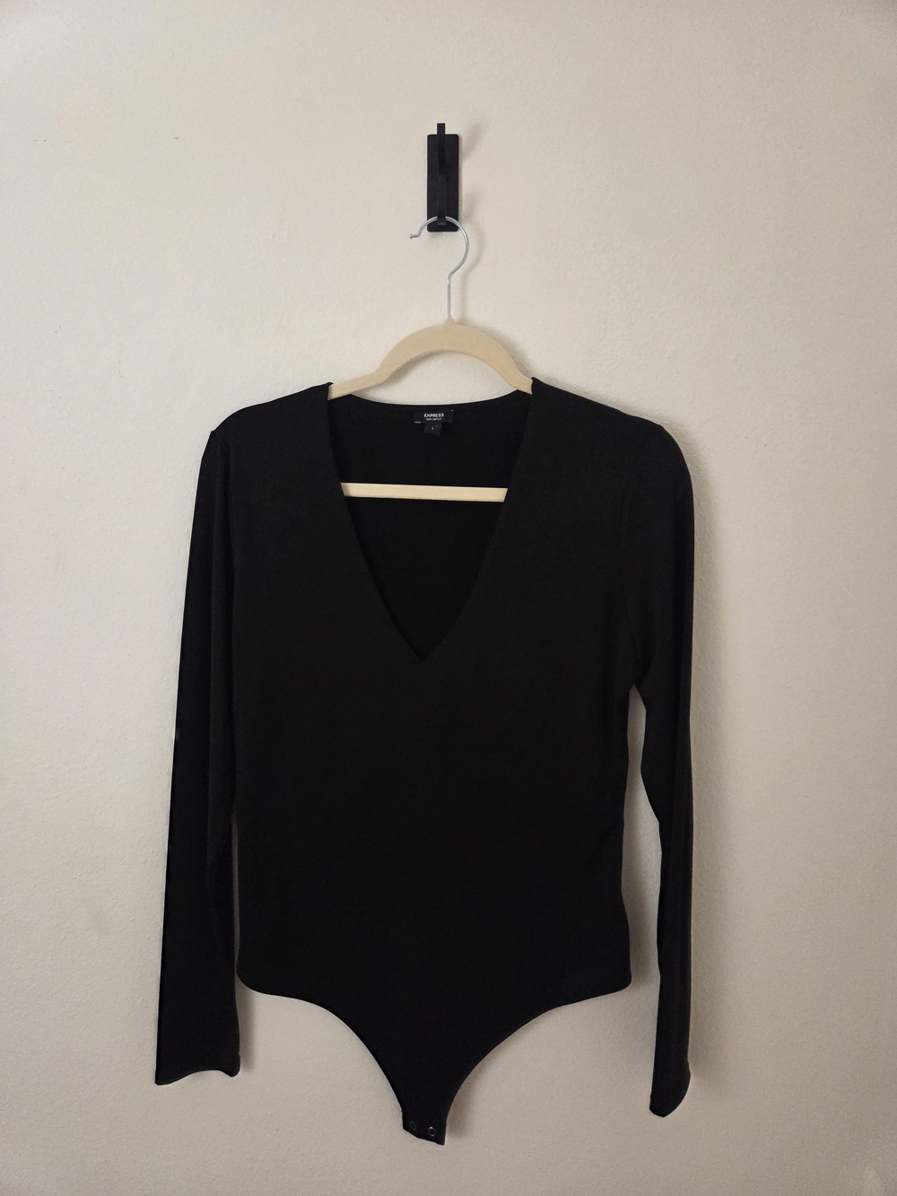 Express Black Long-Sleeve V-Neck Bodysuit